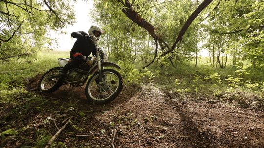 Śmierć motocyklisty po najechaniu na łańcuch. Rzeszowska prokuratura przejęła sprawę