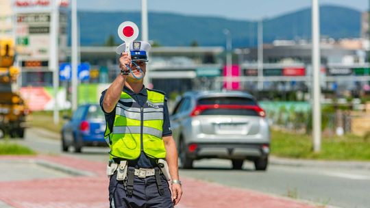 Speedweek na drogach. Policjanci zmierzą nie tylko prędkość