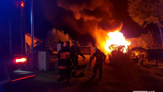 Spłonęła kolejna altana. Tym razem w Jedliczu przy ul. Zielonej