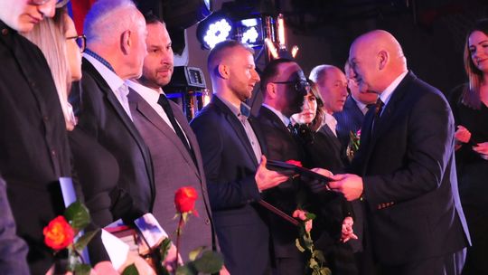 Sportowa gala powiatu krośnieńskiego. W Lubatowej nagrodzono najlepszych zawodników, trenerów i działaczy