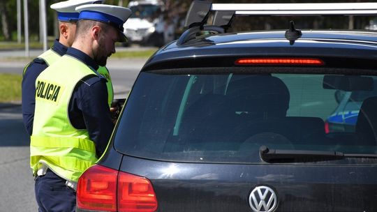 Sprawdzali stan techniczny pojazdów. Zatrzymano 147 dowodów rejestracyjnych
