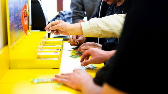 Sprzedaż zakładów nakręcała podwyżka, której nie było