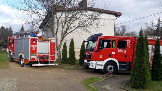 Starsza kobieta nie dawała oznak życia. Dzięki sąsiadom otrzymała pomoc