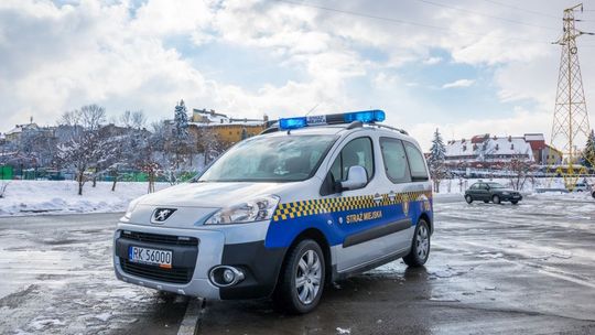 Straż Miejska w Krośnie ma uprzywilejowany samochód