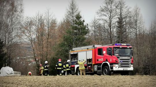 ? Strażacy z Korczyny i Krosna zapobiegli rozprzestrzenieniu pożaru w budynku mieszkalnym