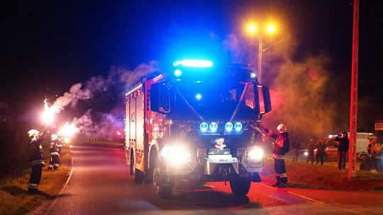 Strażacy z OSP Gogołów z nowym średnim samochodem ratowniczo - gaśniczym