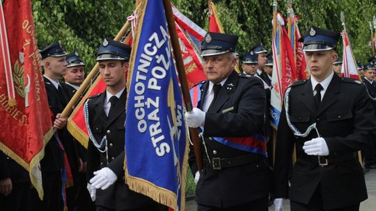 Strażacy z OSP Jaszczew na 90-lecie mają nowy sztandar