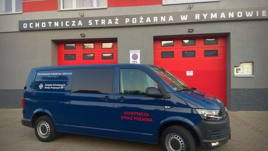 Strażacy z OSP Rymanów nowym busem niosą pomoc uchodźcom