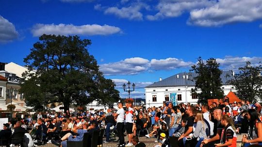 Strefa kibica na Rynku. Wspólnie kibicujemy Wilkom!