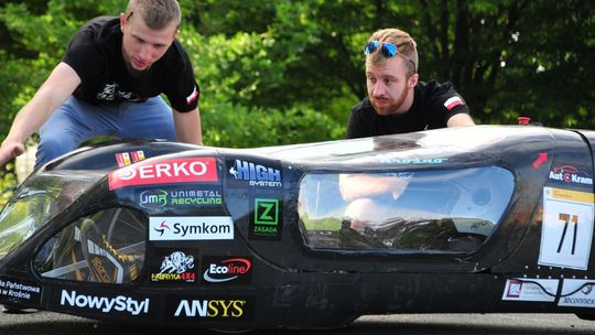 Studenci Karpackiej Państwowej Uczelni jadą na Shell Eco-marathon. Celem jest pobicie rekordu Polski