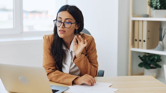 Studia a finanse osobiste – jak zarządzać swoimi finansami podczas studiów i uniknąć kłopotów finansowych?