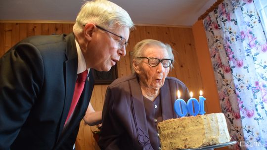 Stulatka z Turaszówki. Pani Maria Ginalska przyjęła dziś życzenia od prezydenta Krosna