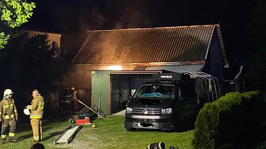 Sulistrowa. Pożar budynku gospodarczego