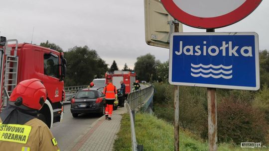 Świerzowa Polska. Zderzenie Skody i Peugeota. Winna 32-latka