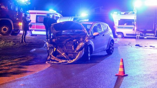 ŚWIERZOWA POLSKA: Zderzenie trzech samochodów przy moście