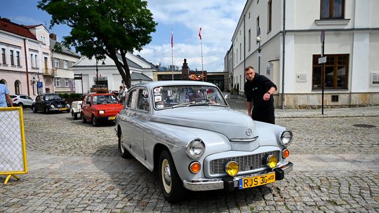 Święto klasycznej motoryzacji na Rynku w Krośnie [ZDJĘCIA]