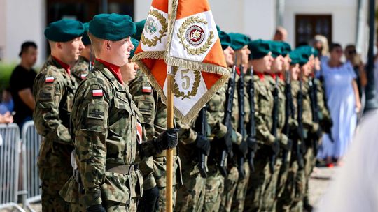 Święto Wojska Polskiego w Krośnie. Uroczystości na Rynku i pod pomnikiem Józefa Piłsudskiego [ZDJĘCIA]