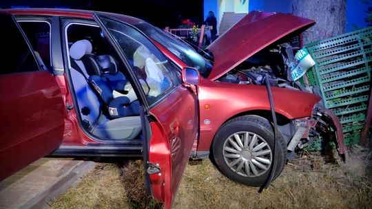 ? Szczepańcowa. Audi zakończyło jazdę na drzewie. Kierowca uciekł