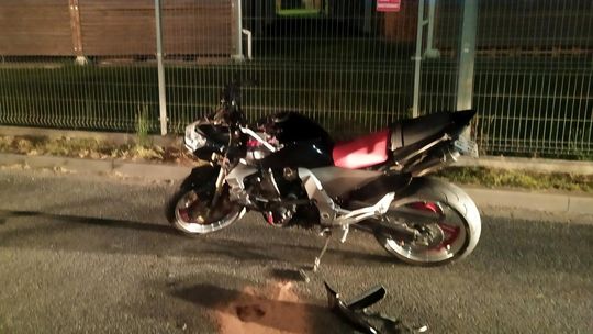 ? Szczepańcowa. Motocyklista wjechał w ogrodzenie przy ul. Przemysłowej [AKTUALIZACJA]
