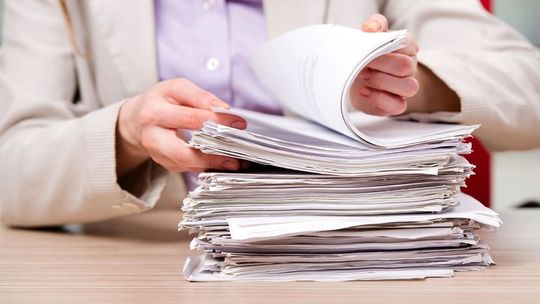 Sztuczna inteligencja rozprawi się z urzędniczym językiem?