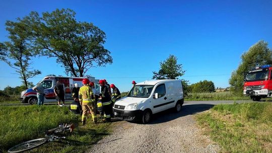 ? Targowiska. Zderzenie rowerzysty z fiatem na ul. Armii Krajowej