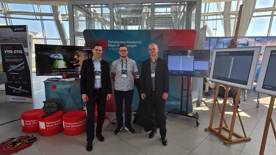 Technologie dronowe i kształcenie zawodowe. Krośnieński Mechanik na Carpathian Drone Summit