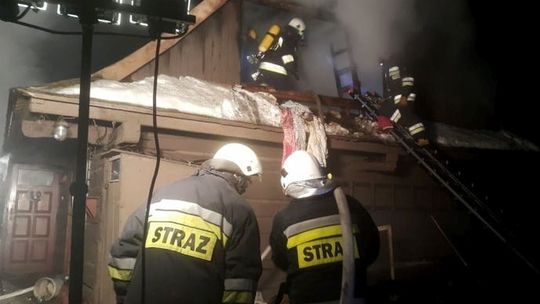 TEODORÓWKA: Pożar wybuchł w drewnianym budynku mieszkalnym