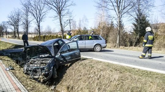 Teodorówka: Trzy osoby poszkodowane w wyniku wypadku