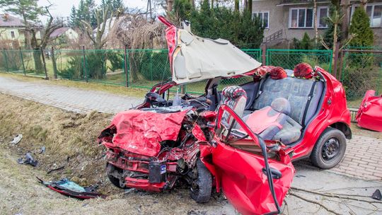 TEODORÓWKA: Wypadek śmiertelny. Zderzenie ciężarówki i osobówki