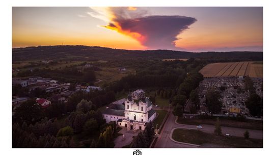 To nie chmura pyłów wulkanicznych, to cumulonimbus incus