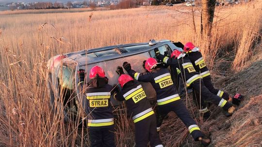 Toyota dachowała na Bieszczadzkiej w Zręcinie. Ranna kobieta