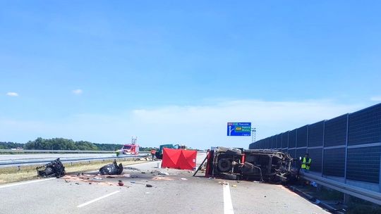 Tragedia na autostradzie A4 pod Dębicą. Nie żyją dwaj mężczyźni, dwie kobiety ranne [AKTUALIZACJA]