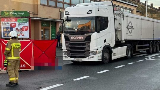 Tragiczny wypadek w Kołaczycach. Nie żyje 50-letni pieszy