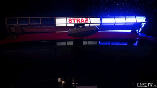 Tragiczny wypadek w Szebniach. 71-latek zginął przygnieciony przez samochód
