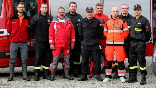Triathlon policjantów, strażaka i ratownika medycznego promuje akcję charytatywną