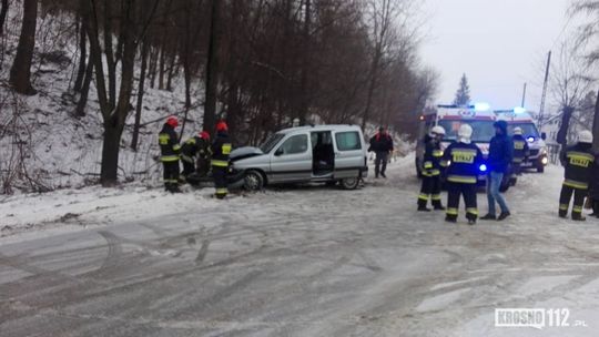Trudne warunki na drogach. Kolizja w Rogach i Potoku.