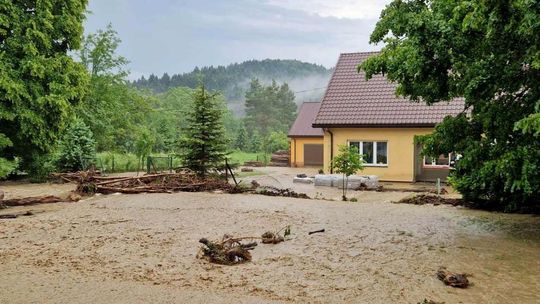 Trwa usuwanie skutków nawałnicy w Darowie w gminie Jaśliska [AKTUALIZACJA]