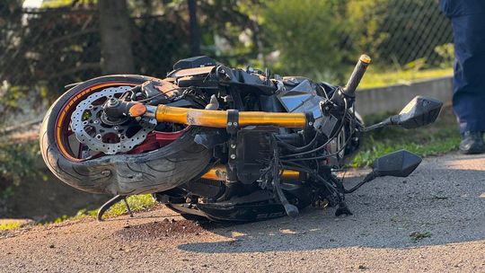 Trwa walka o życie motocyklisty po wypadku na serpentynach na DK28
