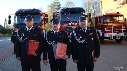 Trzy samochody pożarnicze oficjalnie przekazane strażakom z Żarnowca, Dobieszyna i Podniebyla