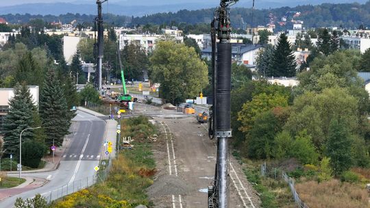 Budowa tuneli kolejowych. Zaglądamy na największy plac budowy w Krośnie