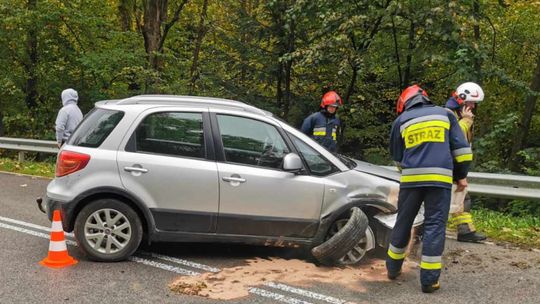 Tylawa. Fiat uderzył w bariery