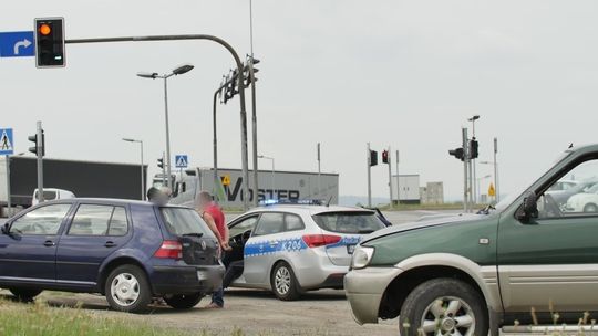 Typowe najechanie na tył na skrzyżowaniu w Krośnie