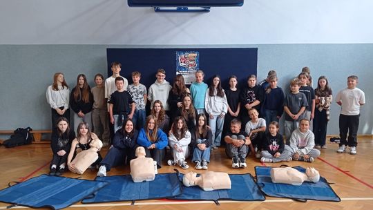 Uczniowie w akcji! Próba bicia rekordu w resuscytacji krążeniowo-oddechowej