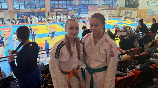 Udany start zawodniczek UKS „Jasiołeczka” w Gdyni. Medal i finałowa piątka