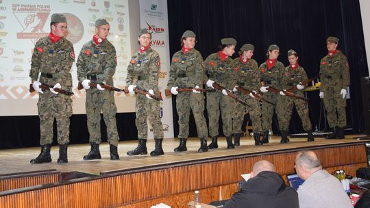 Ułańska musztra paradna zachwyciła publiczność XXV Międzynarodowego Pucharu Polski IFA w Rymanowie