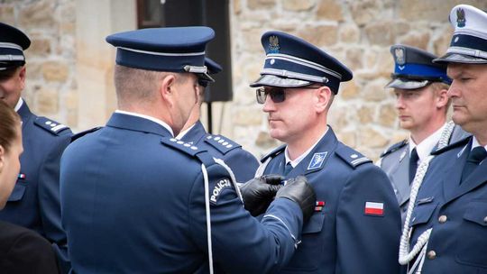 Uroczyste obchody Święta Policji na sanockim zamku. Odznaczono zasłużonych