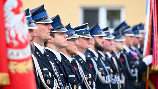 Uroczyste przekazanie i poświęcenie nowego samochodu dla OSP KSRG Pustyny