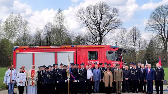 Uroczystość w Węglówce. Strażacki Mercedes poświęcony [FOTO/FILM]