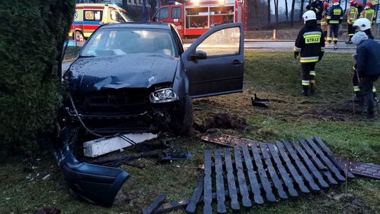 ? Ustrobna/DW990: Dwa pojazdy zderzyły się na skrzyżowaniu