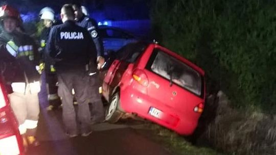 USTROBNA: Matizem uderzyli w betonowy przepust